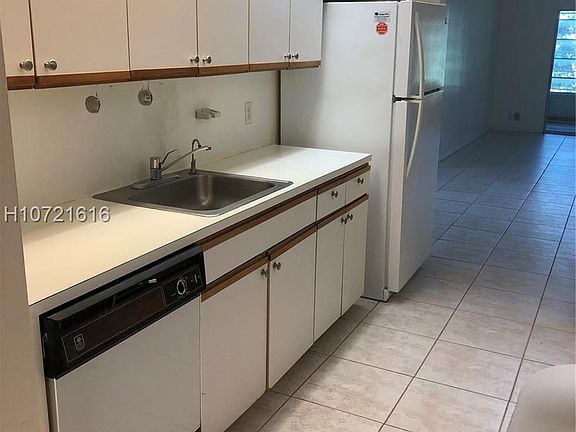 4th image of 1000 SW 125th Ave APT 205N
