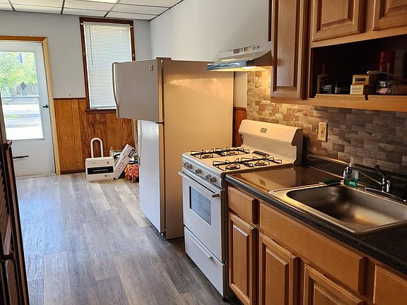 Kitchen/ dining