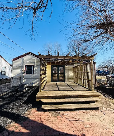 831 S Erie St — Photo 17