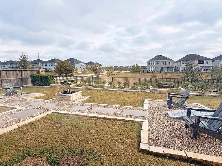 5603 Logan Ridge Ln — Photo 38