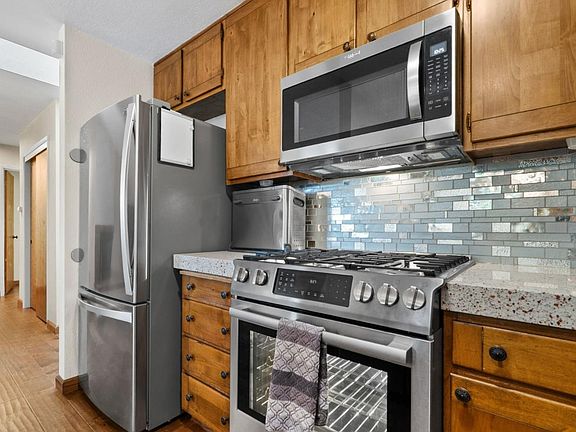 3rd image of 6122 Sheraton Pl