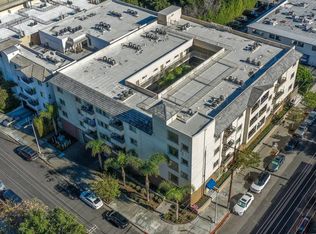 7108 Amigo Ave #405, Reseda, CA 91335