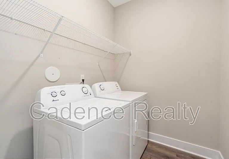 1709 Perimeter Loop — Photo 26