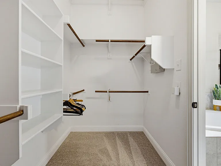 816 Brookstone Ct — Photo 12