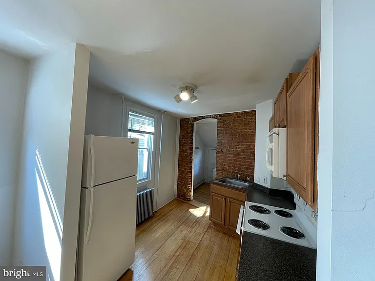 403 W South St #A — Photo 7