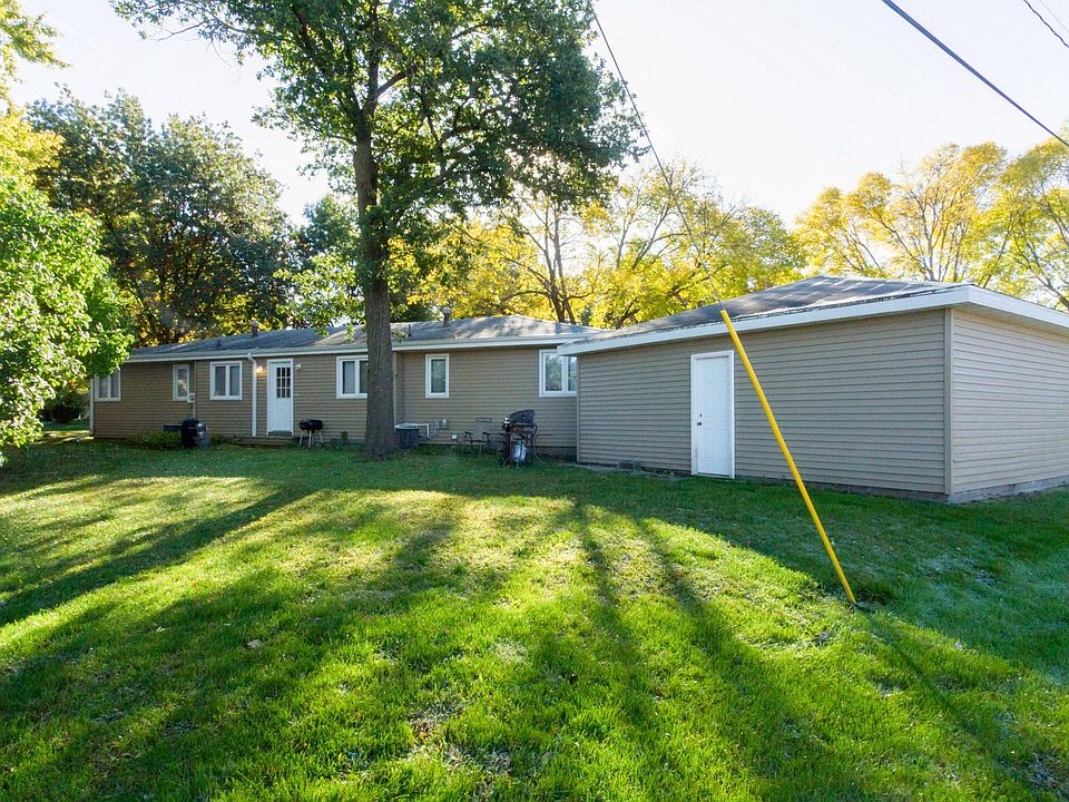 2nd image of 2301 Jensen Ave