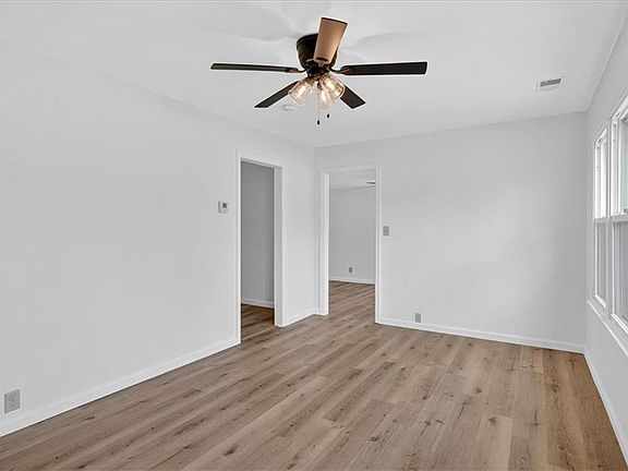 4th image of 7256 Hasbrook Ave