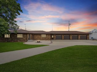 1693 265th Ave, Earlville, IA 52041