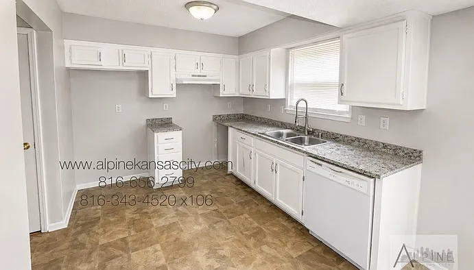 3 bed, 1.5 bath, 1370 sqft, $1,350 — Photo 3