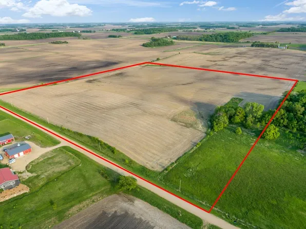 354th St, Le Center, MN 56057