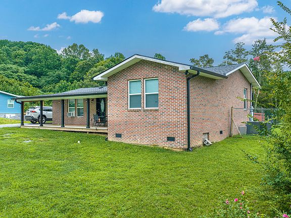4th image of 3243 Cherokee Dr