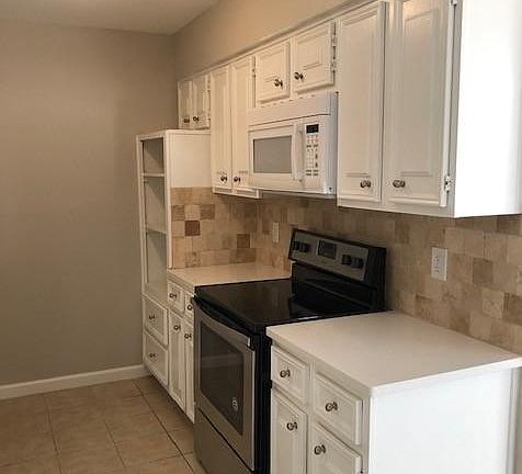 4th image of 2925 Concord Dr