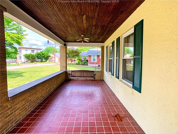 4th image of 115 Forest Ave