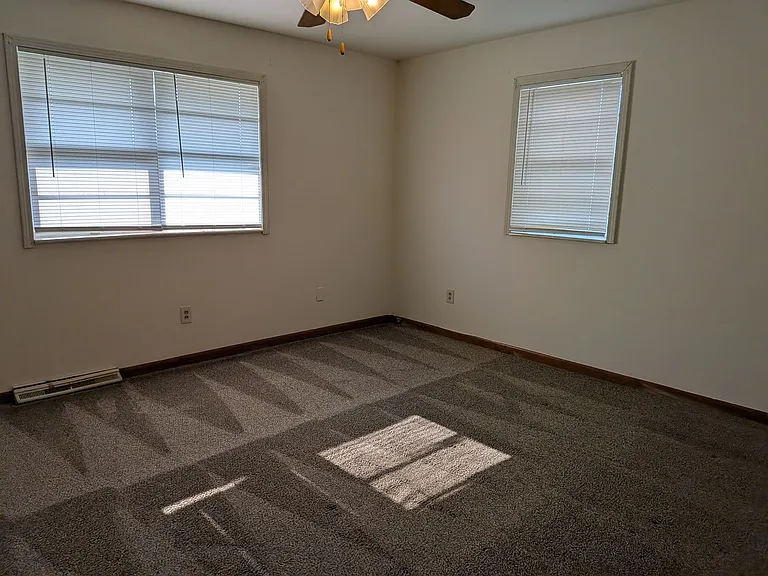 805 S Fairview Rd — Photo 22