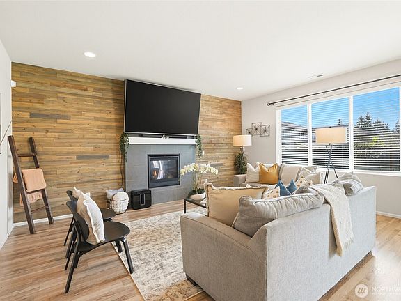 3rd image of 10104 Agate Avenue