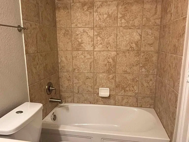 1707 Hickory Burl Ln — Photo 23