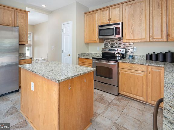 5th image of 93 Glacier Way