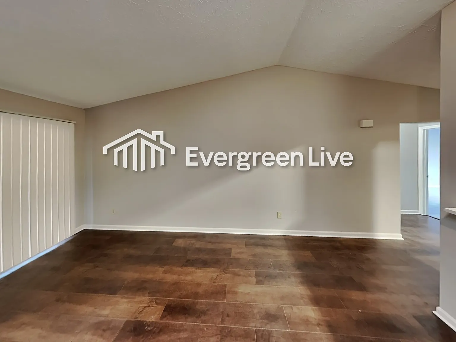 3 bed, 2.0 bath, 1484 sqft, $1,595 — Photo 2