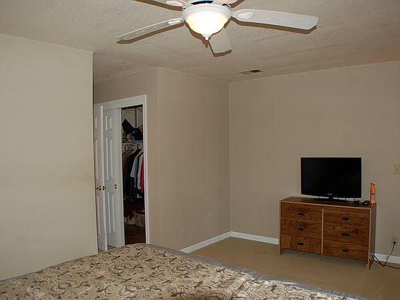 3rd image of 5221 Wisteria Way