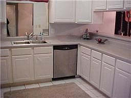 Kitchen - Lots of Cabinets