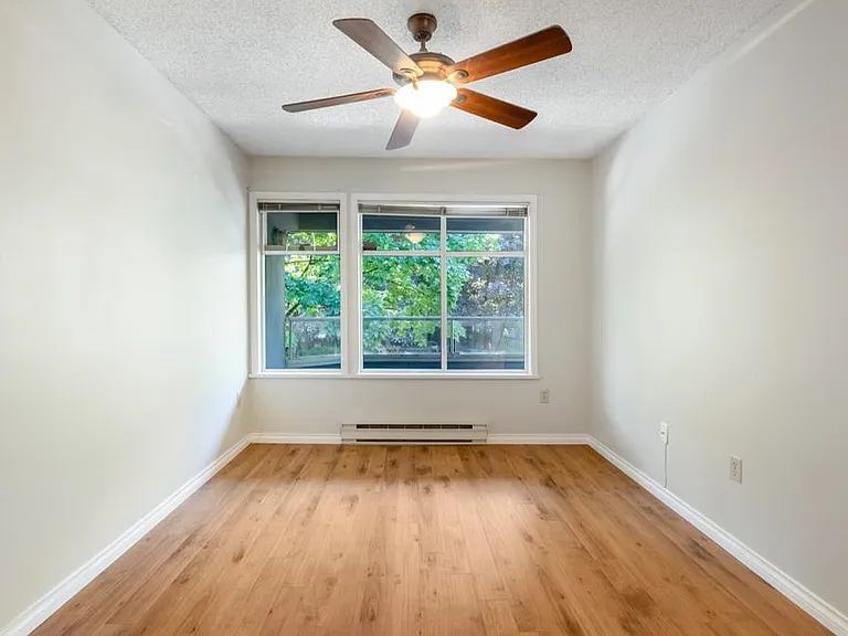 925 W 10th Ave #301 — Photo 21