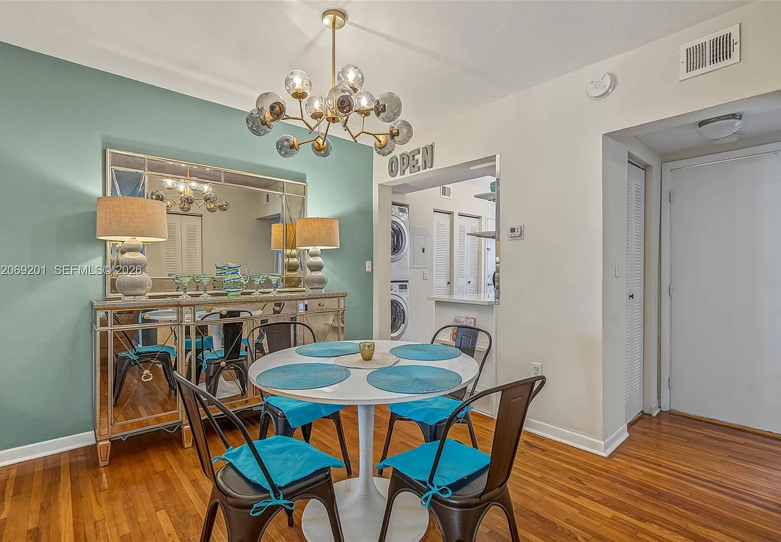 Jefferson Court Condo — Photo 4