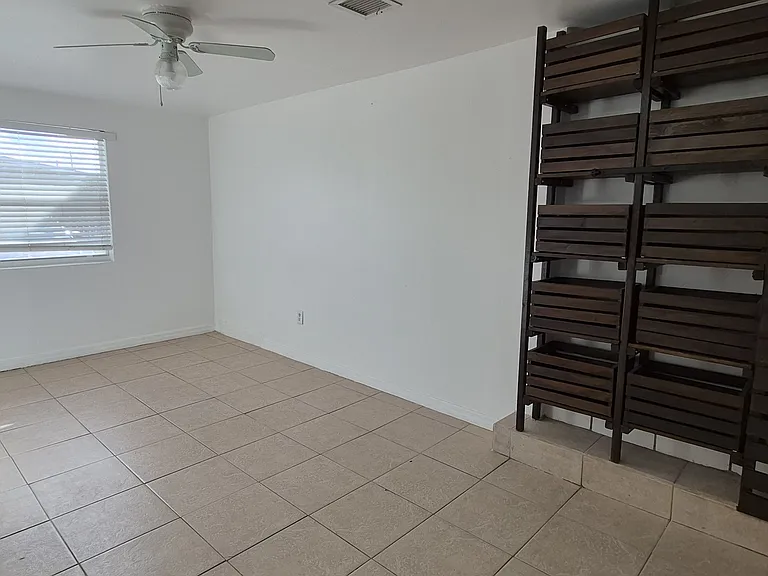 17152 NE 3rd Ct — Photo 9