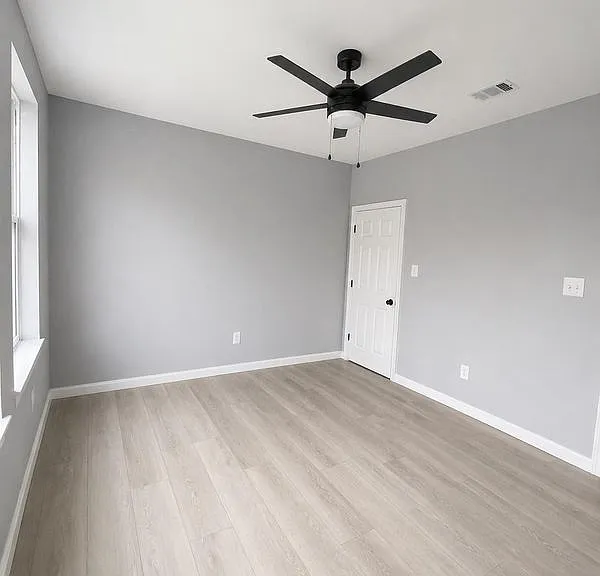 4809 Longfellow Dr — Photo 8