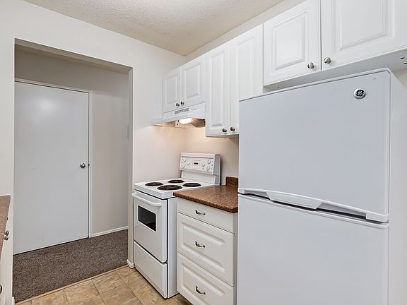 5th image of 2253 Southview Dr SE #01d83fb36