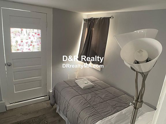 4th image of 22 Sargent Ave #280232112