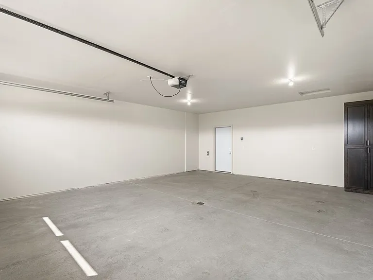 1115 S Foss Ave — Photo 26