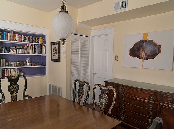4th image of 3042 N Monticello Ave #2