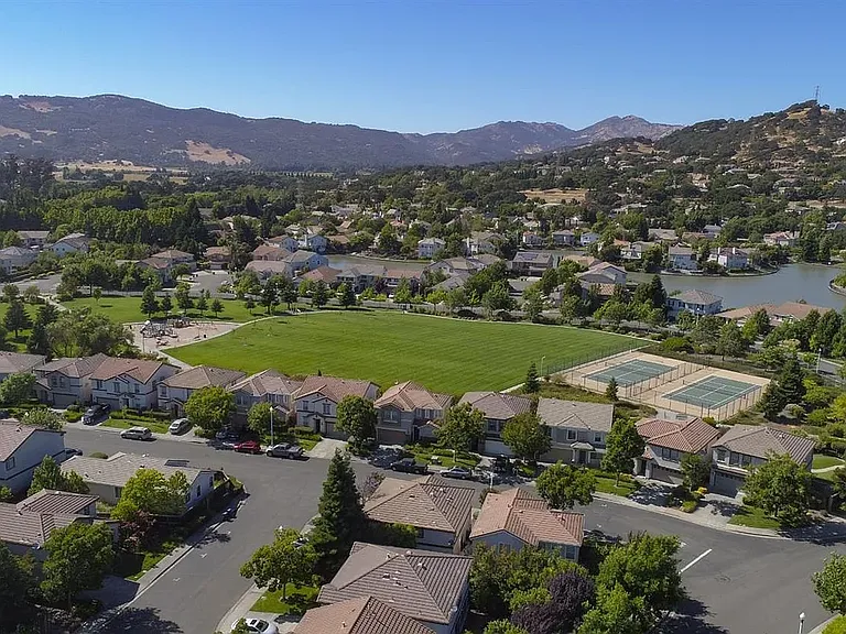 522 Woodlake Dr — Photo 19