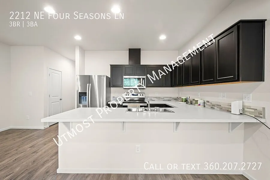 New Construction 3BD Townhouse in Four Seasons Development — Photo 2