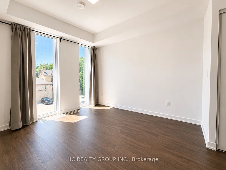 50 McCaul St #315 — Photo 10