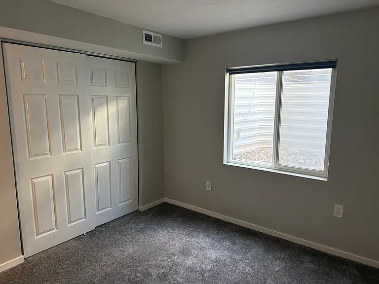 932 W Freedom Point Way — Photo 9