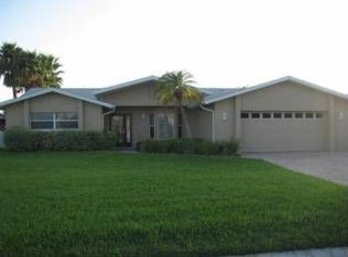 5684 Bayview Dr, Seminole, FL 33772