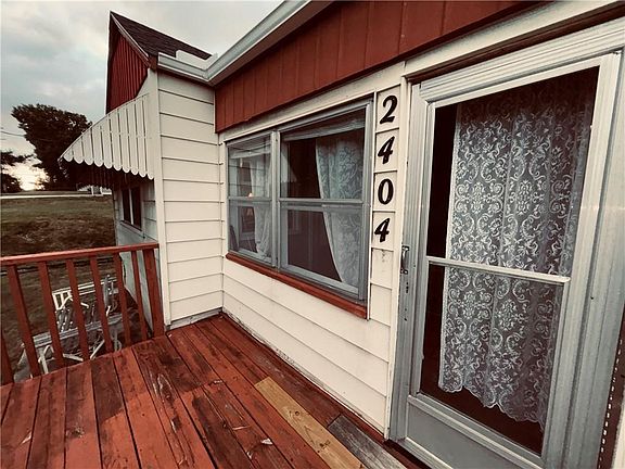 5th image of 2404 NE 72nd St