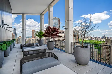 15 West 61st Street