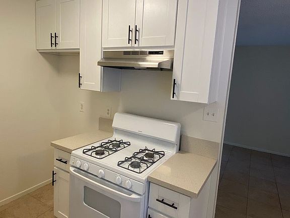 5th image of 16113 Woodruff Ave APT 14
