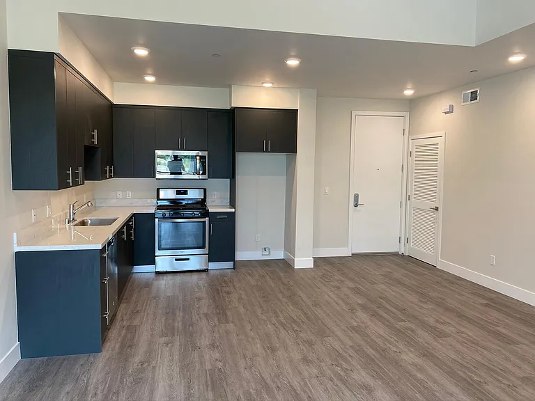 12555 Vanowen St #402 — Photo 9