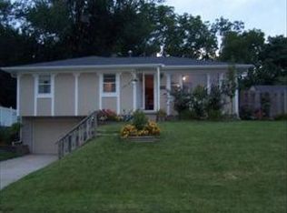 2410 Shirley Dr, Saint Joseph, MO 64503