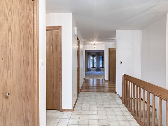 4th image of 41 Castle Rock Ln