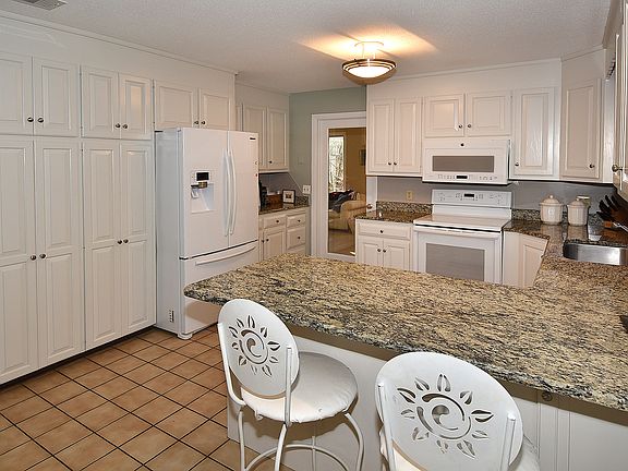 Granite counter tops shine!