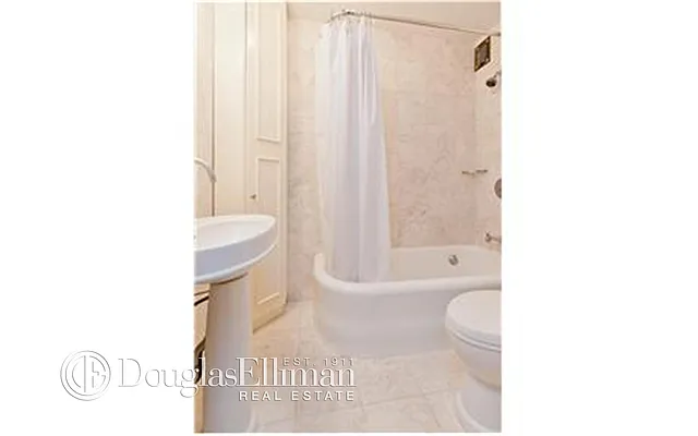 Rented by Douglas Elliman | media 14