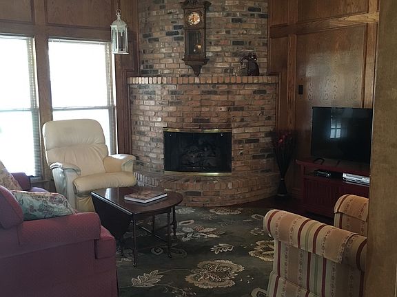 4th image of 1407 Forsythe Dr