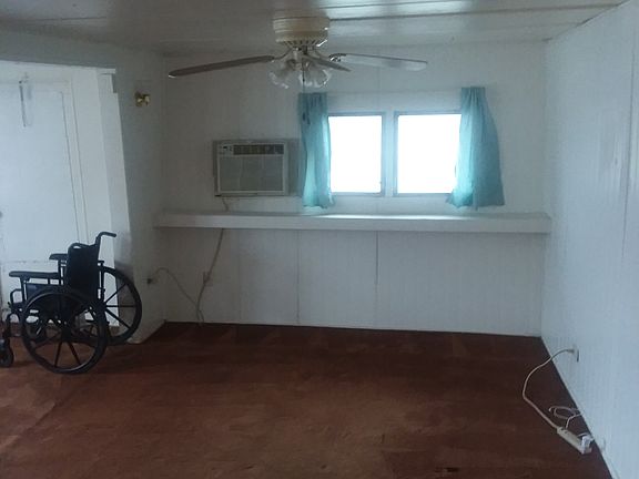 5th image of 1820 Hoyle Dr
