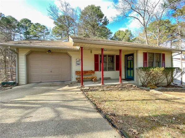 108 Jay Ln, Eureka Springs, AR 72632