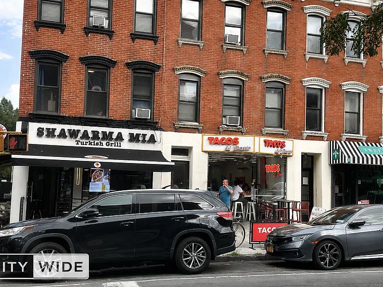 51 5th Ave — Photo 8