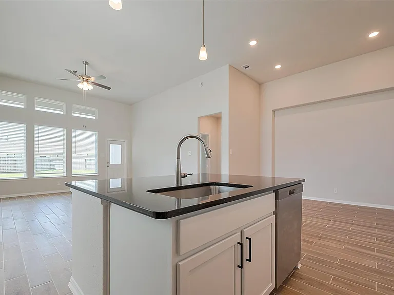 2405 Seamist Cove Ln — Photo 17